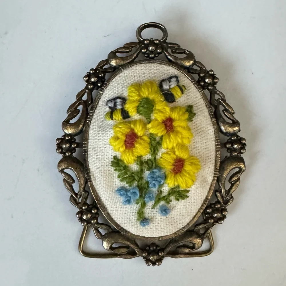 Framed Cross Stitch Crewel Floral Bees Handmade Grandma Cottagecore Filigree - Picture 2 of 5